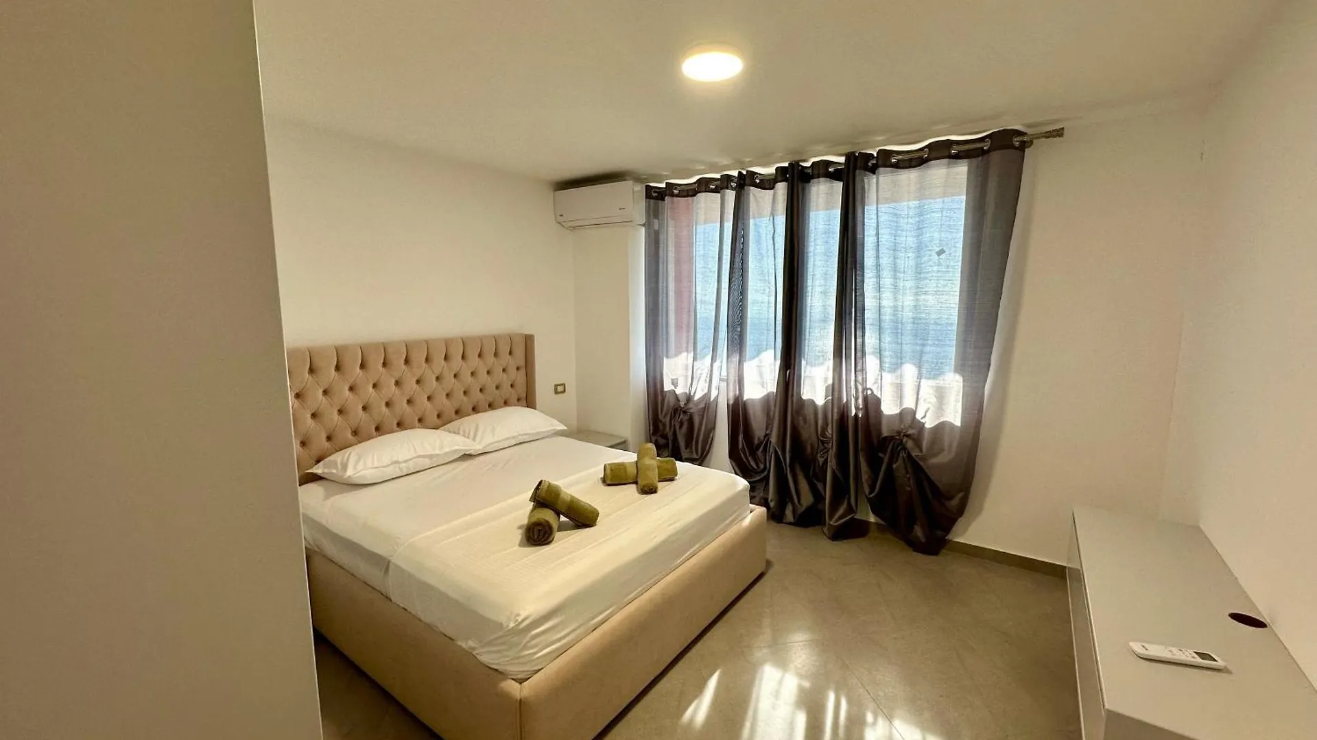Seafront Blue Duplex Apartment Durres 0*,